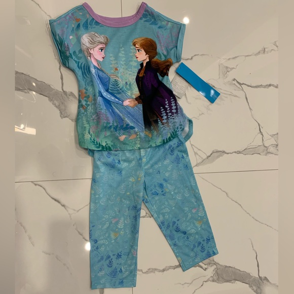 Toddler girl Disney Frozen 2 PJ set. Size 3. NWT